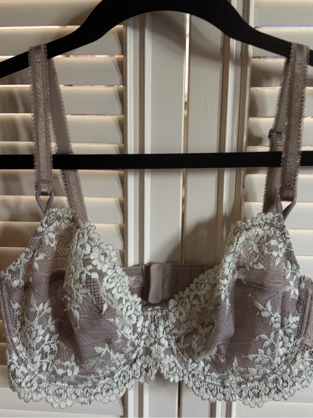 Wacoal Taupe Bra with Ivory Lace Trim